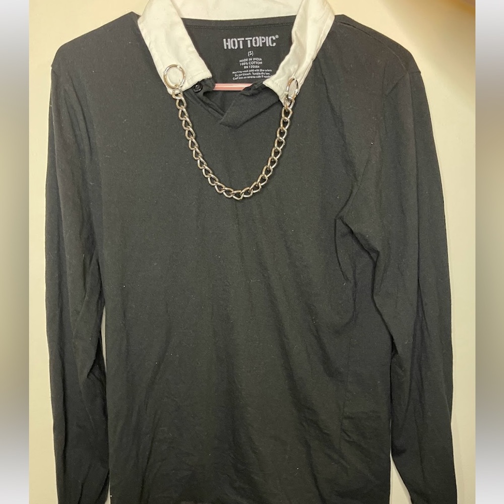UNISEX Hot topic long sleeve tee used once
